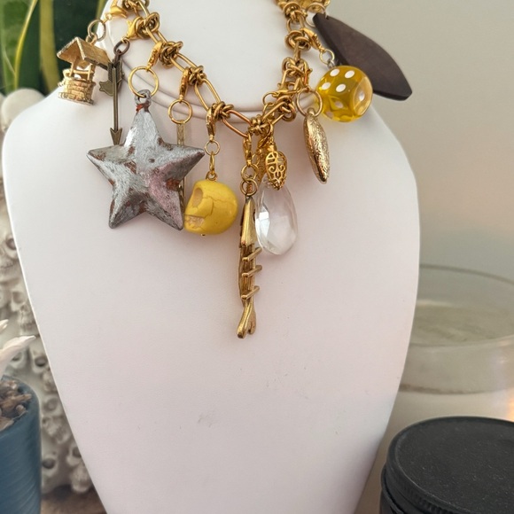 How Many Charms - Picture 5 of 6